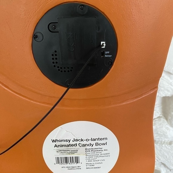 NWT LARGE HALLOWEEN TALKING JACK O LANTERN CANDY DISPENSER LIGHT UP EYES - Picture 7 of 9